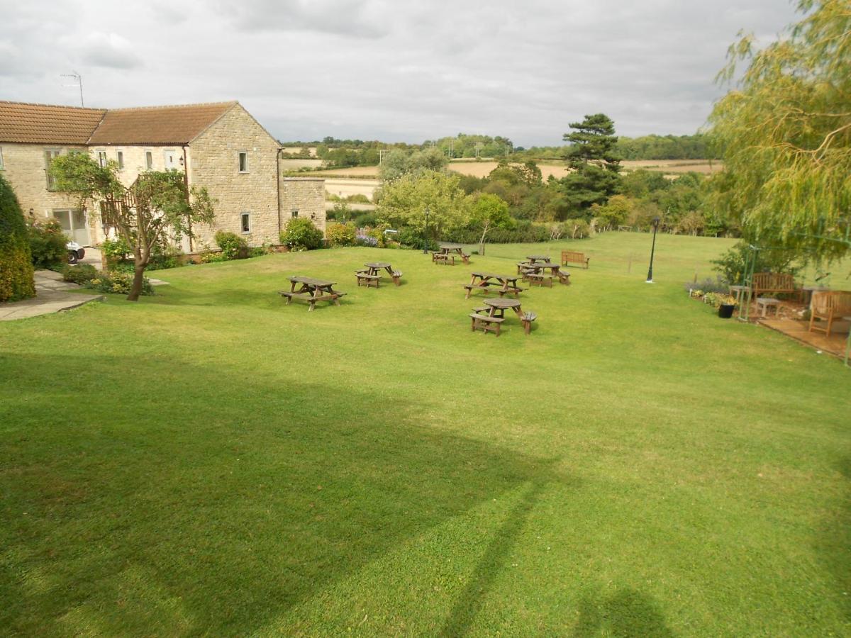 ホテルWilloughby Arms Little Bytham エクステリア 写真